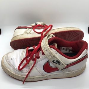 Vintage Nike Red And white sneakers with hearts